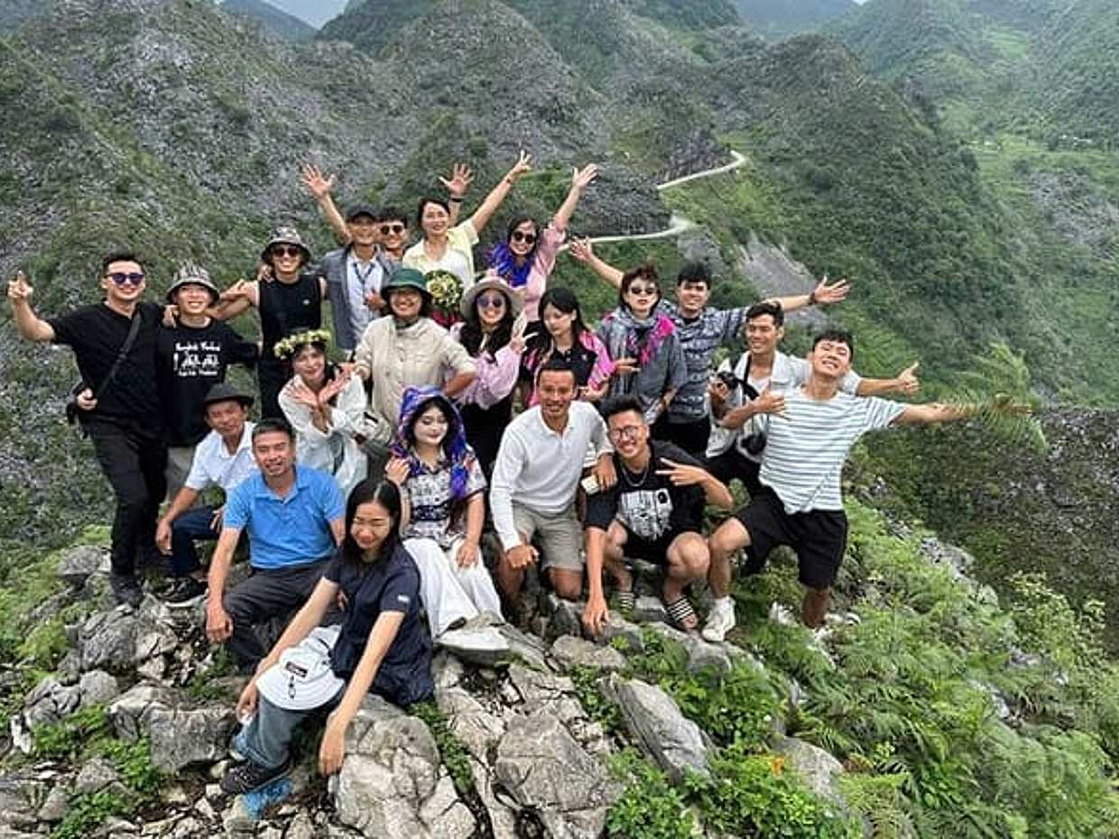 Ha Giang Private Jeep Adventure Villages and Emerald Waterfall, Vietnam, photo 3