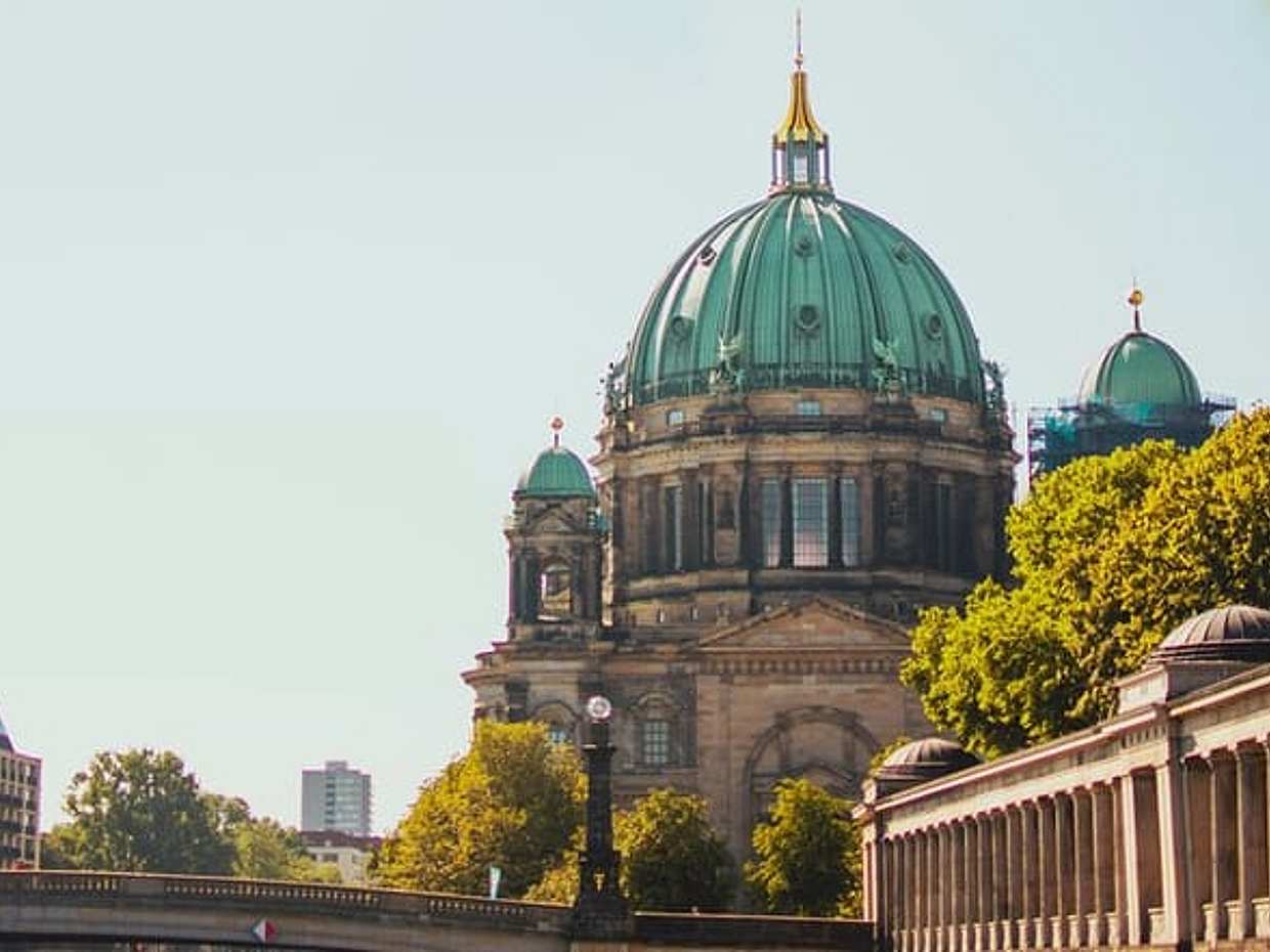 From Munich Airport to Berlin - Private Transfer - punctual & friendly Driver, photo 2