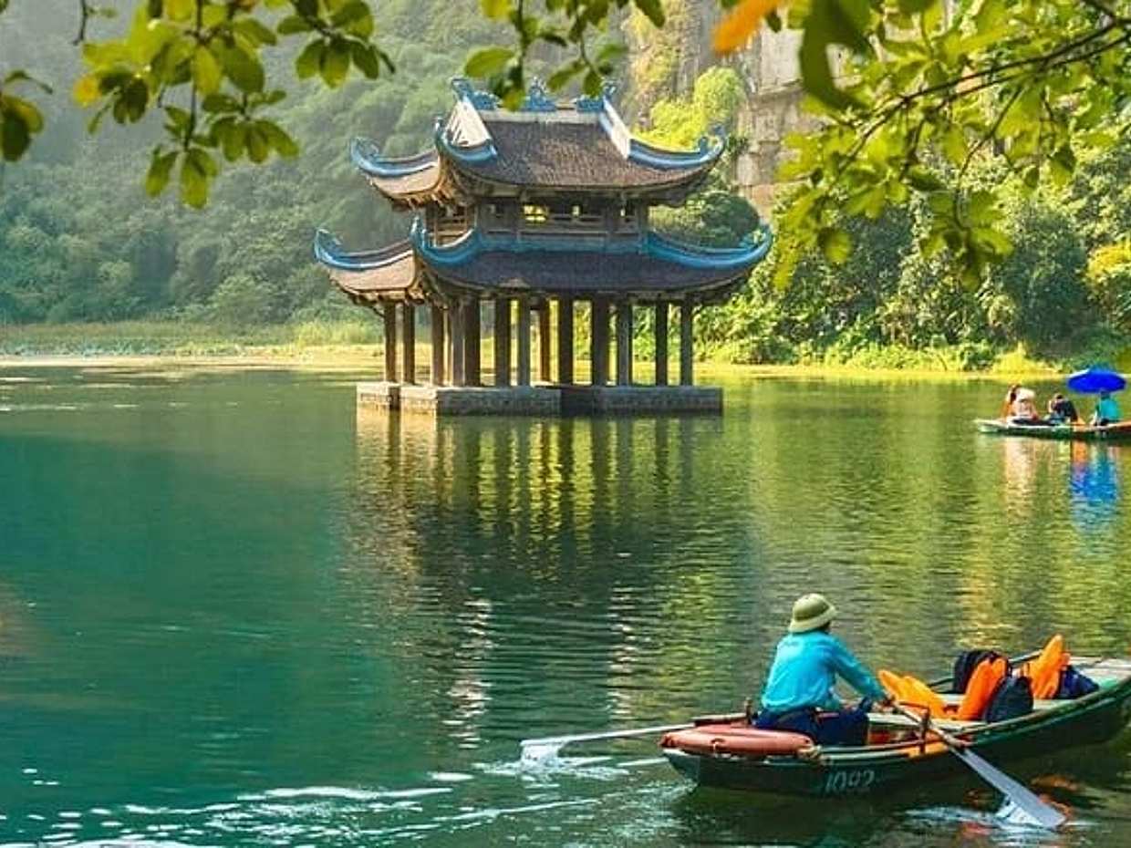 From Hanoi: Bai Dinh Pagoda, Trang An & Mua Caves, Limousine Bus, photo 5