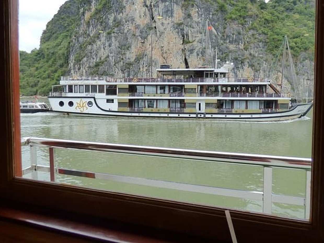 5 Days 4 Nights Hanoi - Halong Bay - Peaceful Halong Bay Cruise, one of 7 world Wonders, photo 5