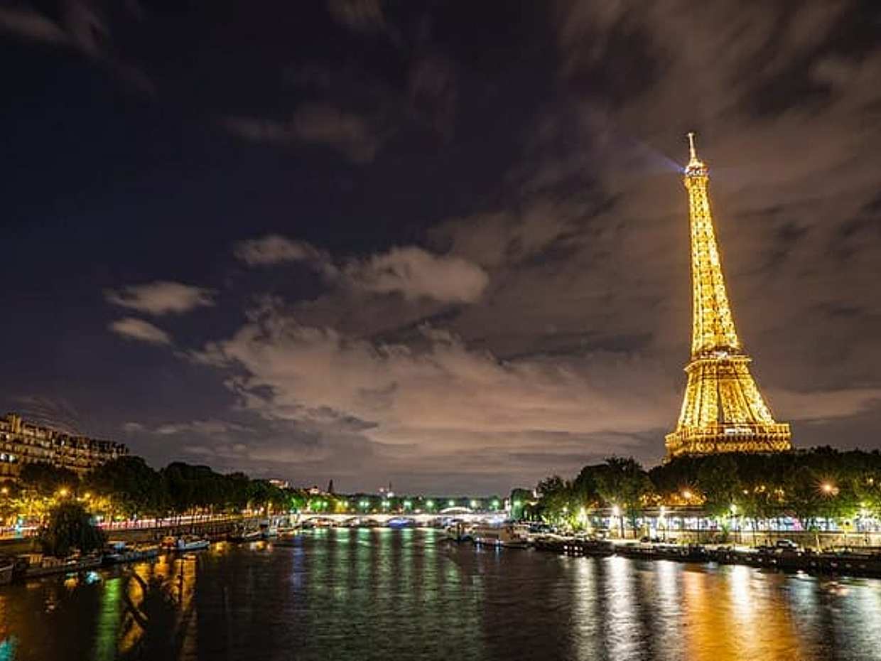 Full-Day Tour to Eiffel Tower with Seine River Dinner Cruise and Saint Germain