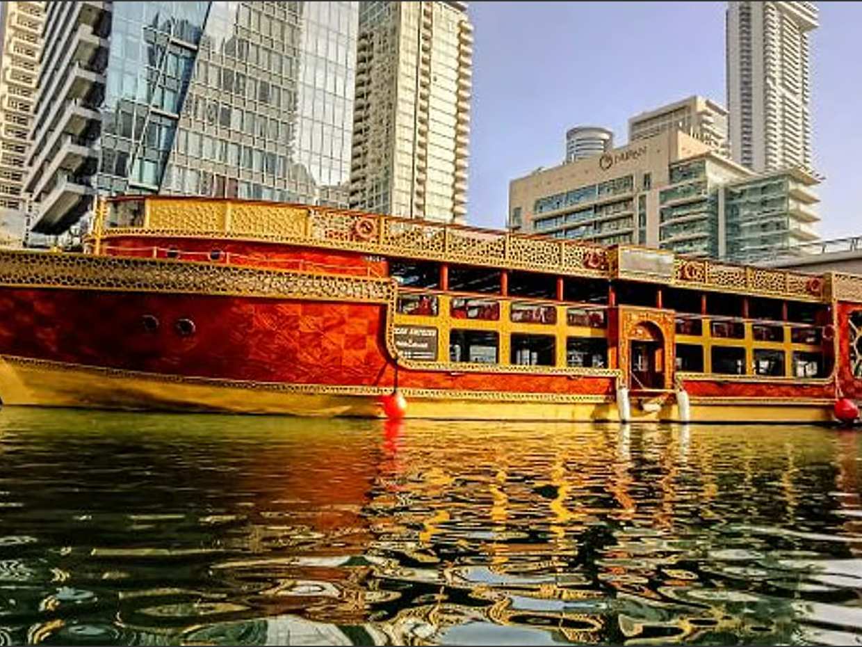 Ocean Empress Dinner Cruise with Unlimited Standard Alcoholic Drinks in United Arab Emirates, Dubai