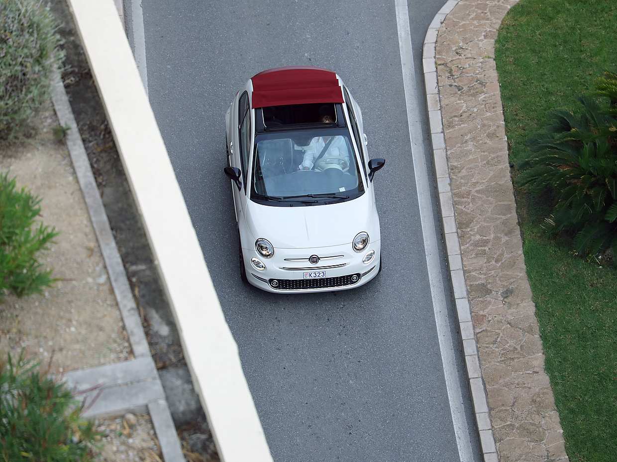 Renta de Fiat 500 de día completo en Florencia, Italia.

