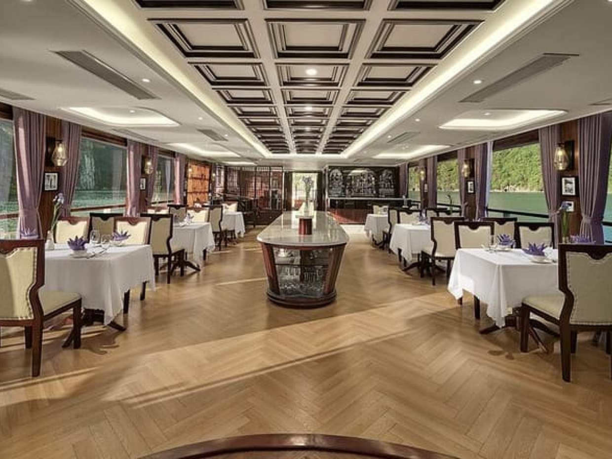 Iris Cruise - Luxurious Day Trip to Explore Ha Long Bay’s Beauty, photo 4
