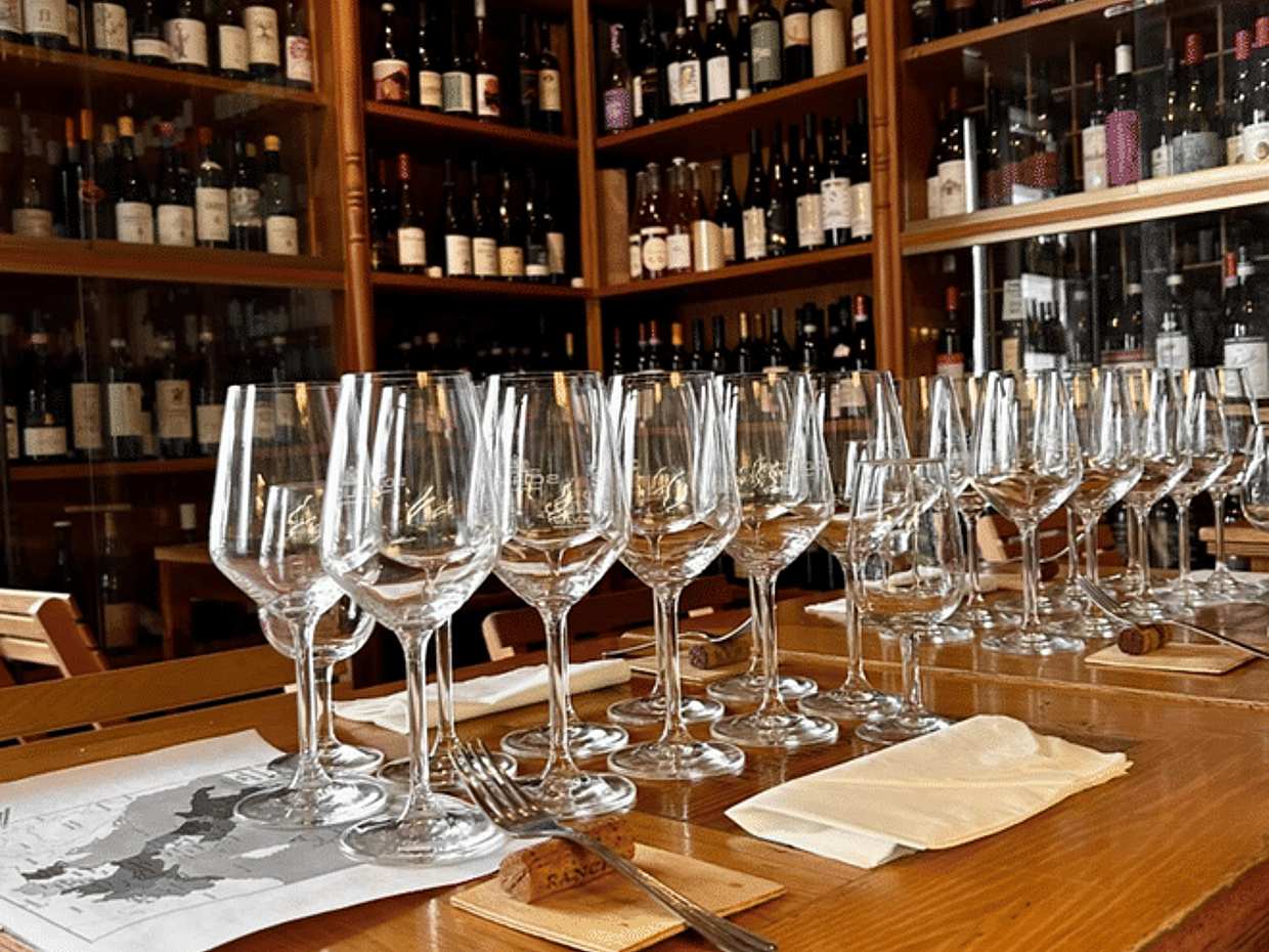 Experience Rome: Exclusive Wine Tasting in the city center!