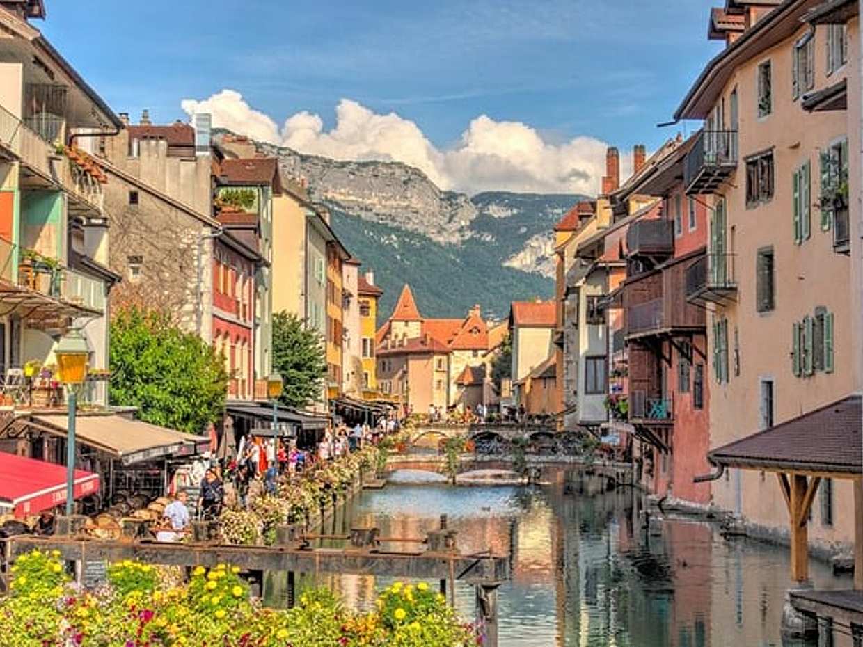 Annecy Scavenger Hunt & Highlights Self-Guided Walking Tour, photo 2