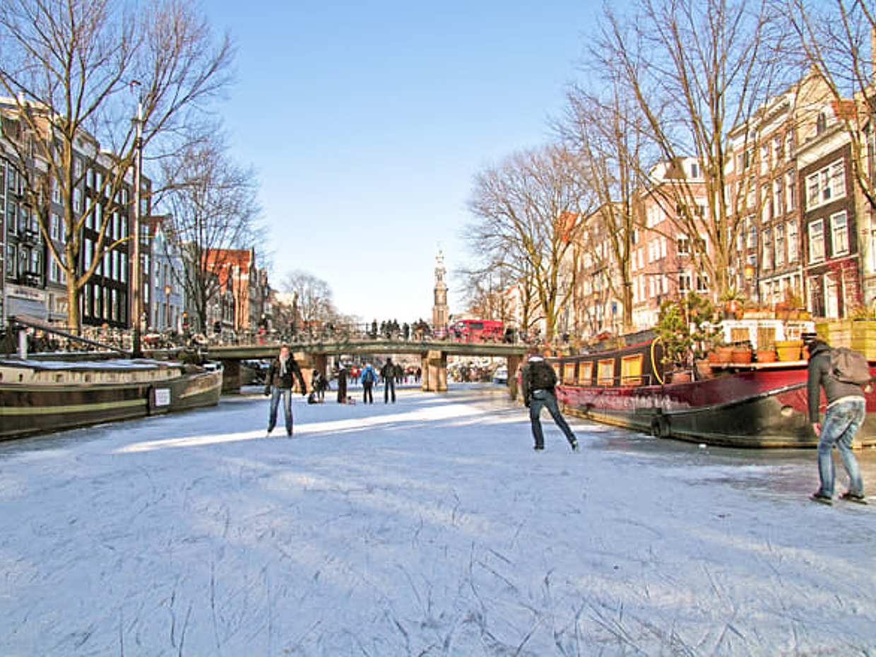 Amsterdam Light Festival Winter Walk with Stroopwafel Workshop in Netherlands, photo 5
