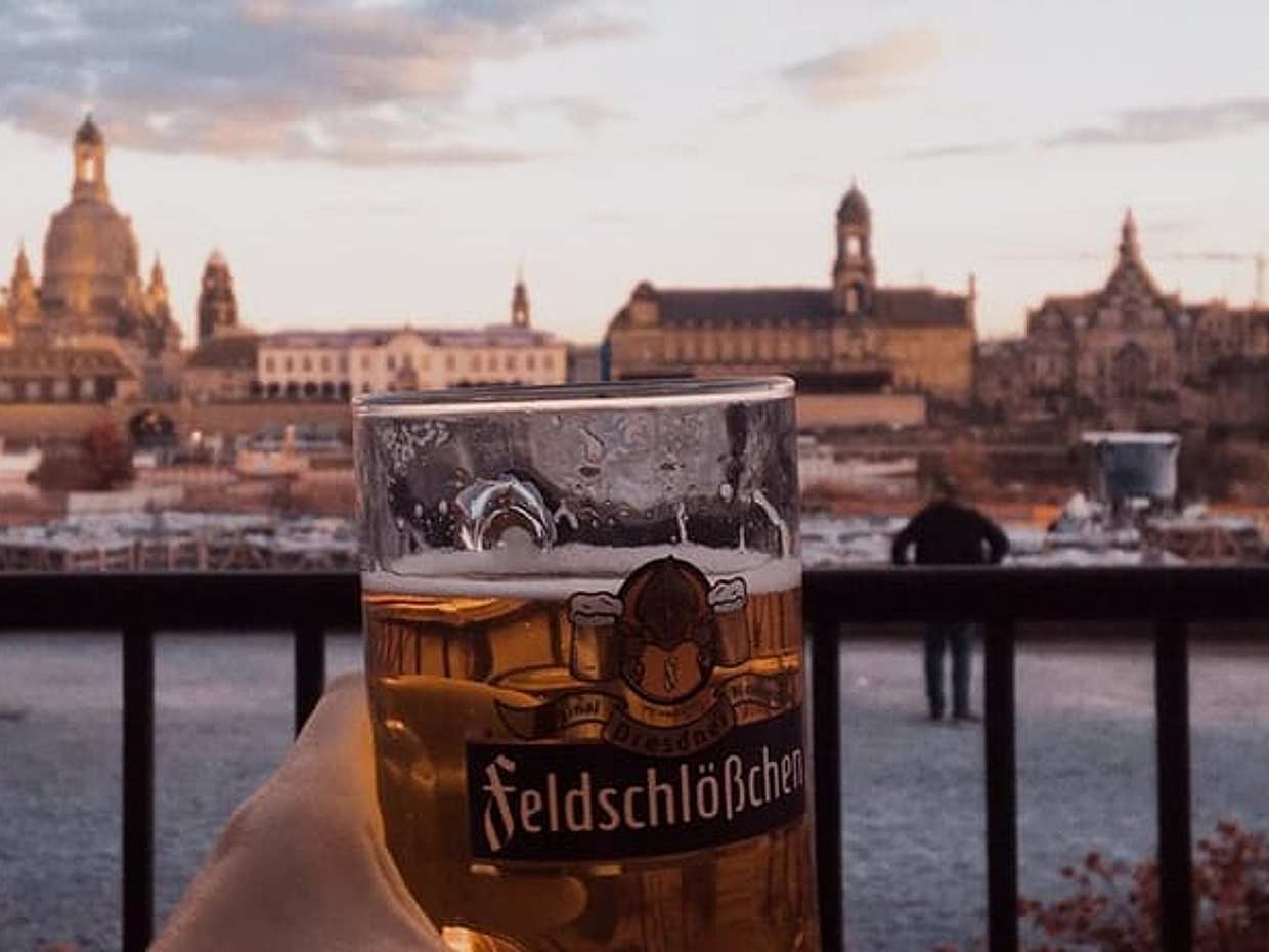 Private Transfer from Dresden to Berlin with 2h of Sightseeing, English Speaking