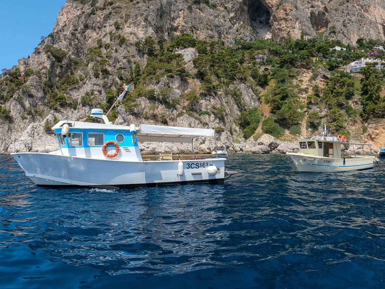 Balık Tutma Deneyimi: Capri, İtalya Tekne Turunda Öğle Yemeği Dahil, Sorrento, photo 2