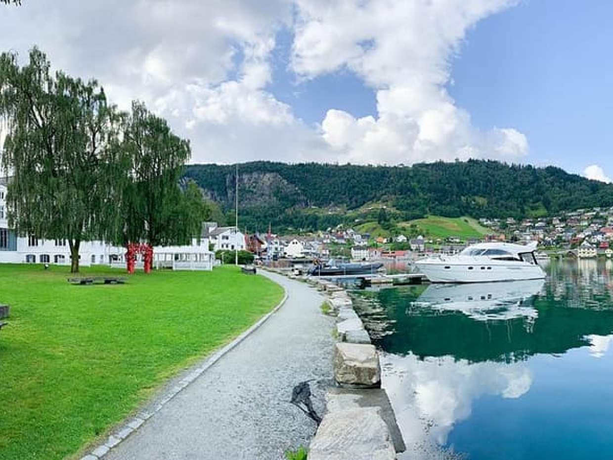 Bergen to Hardangerfjord VIP car + private yacht Fjord cruise, photo 4
