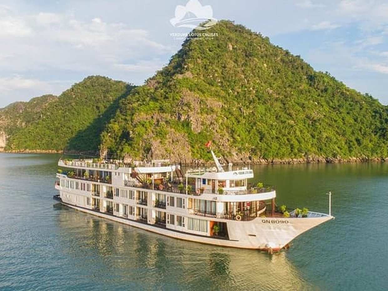 2-Day 1-Night Ha Long Bay Cruise Aboard Verdure Grandeur