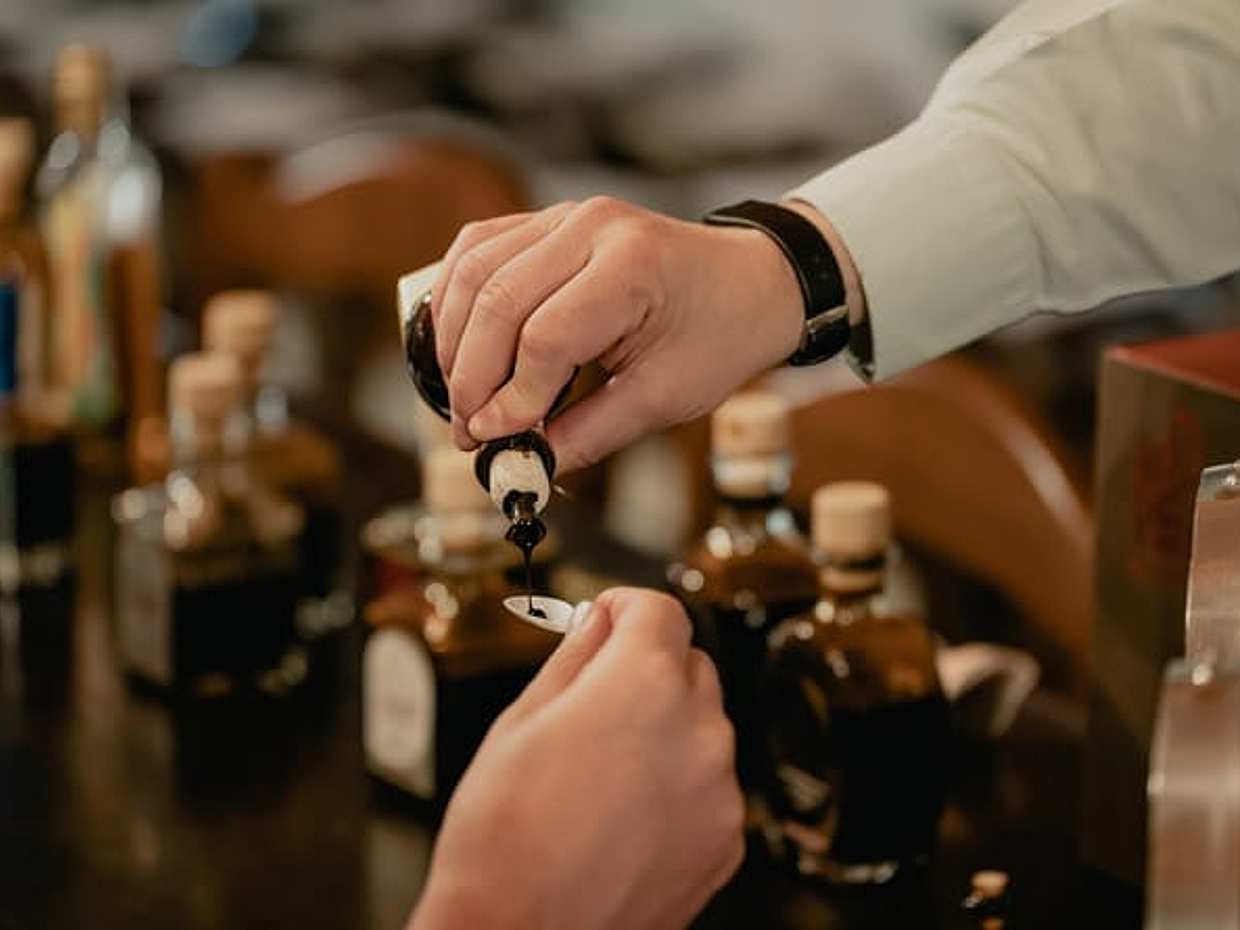 Modena: shared guided tour and tasting of superb Balsamic Vinegar (English)