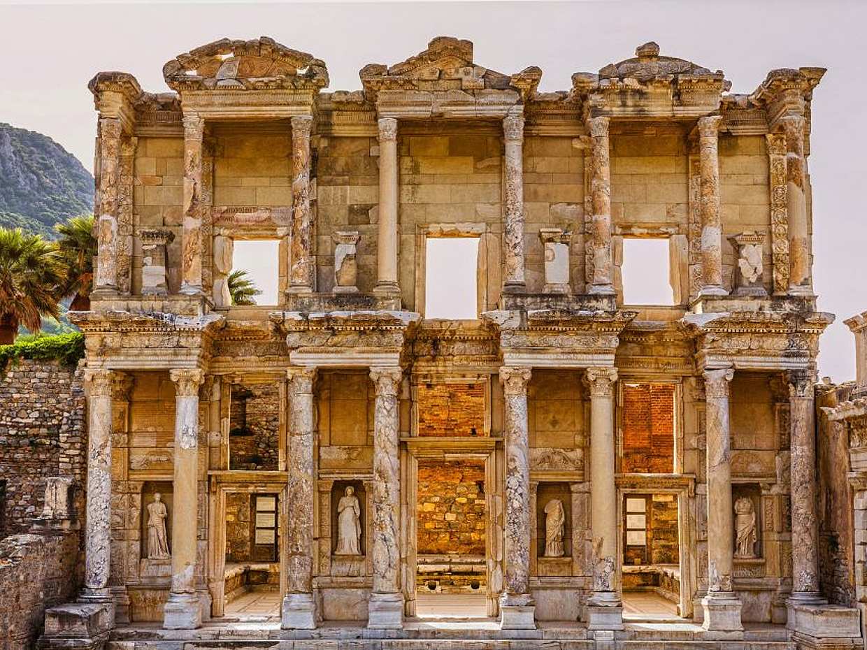 From Kusadasi or Selcuk: Ephesus, House of Mary & Artemis Temple with Lunch in Turkey, Kuşadası