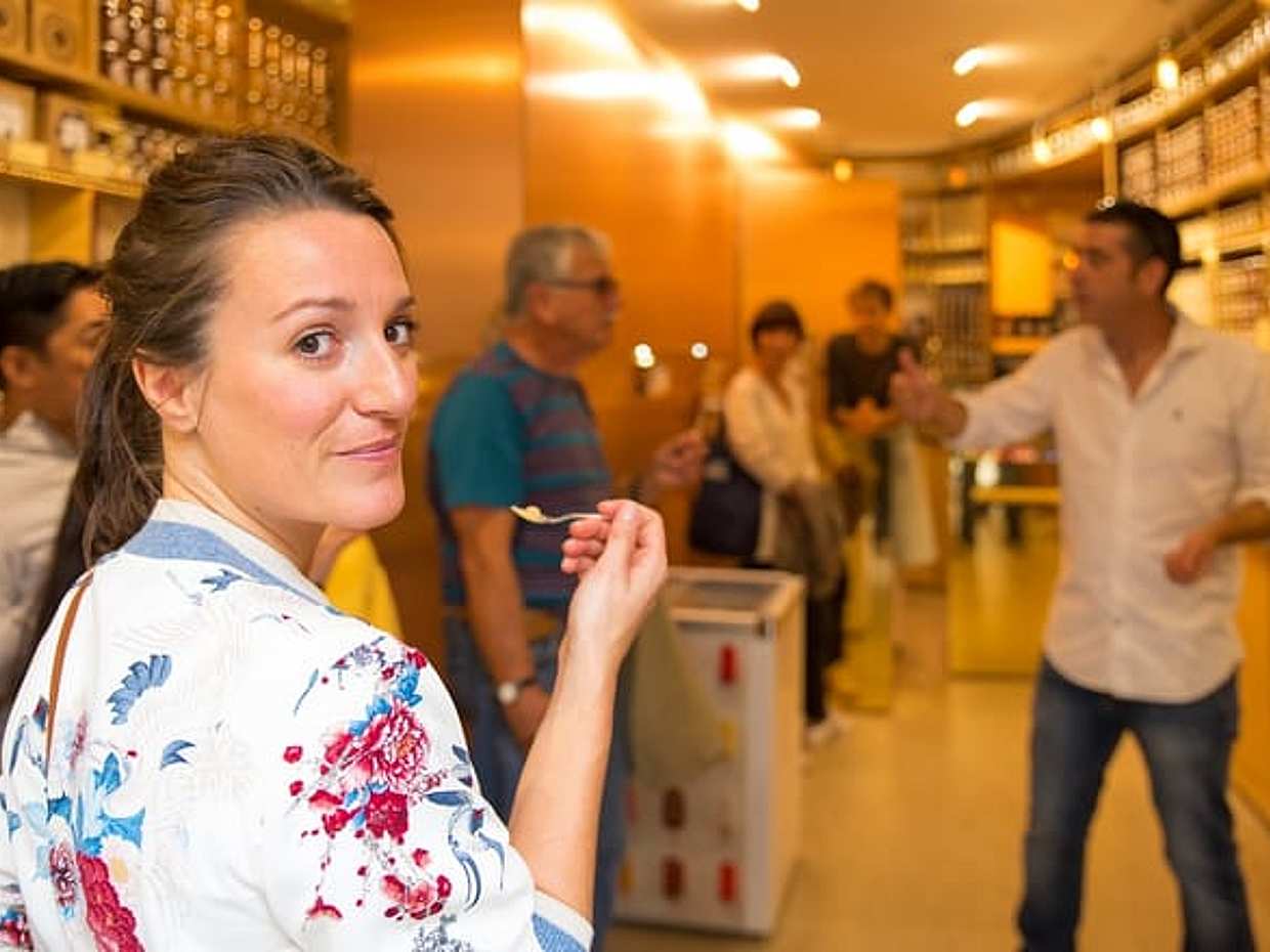 The Original Marais District Food Walking Tour with Wine and Cheese Tastings, photo 2