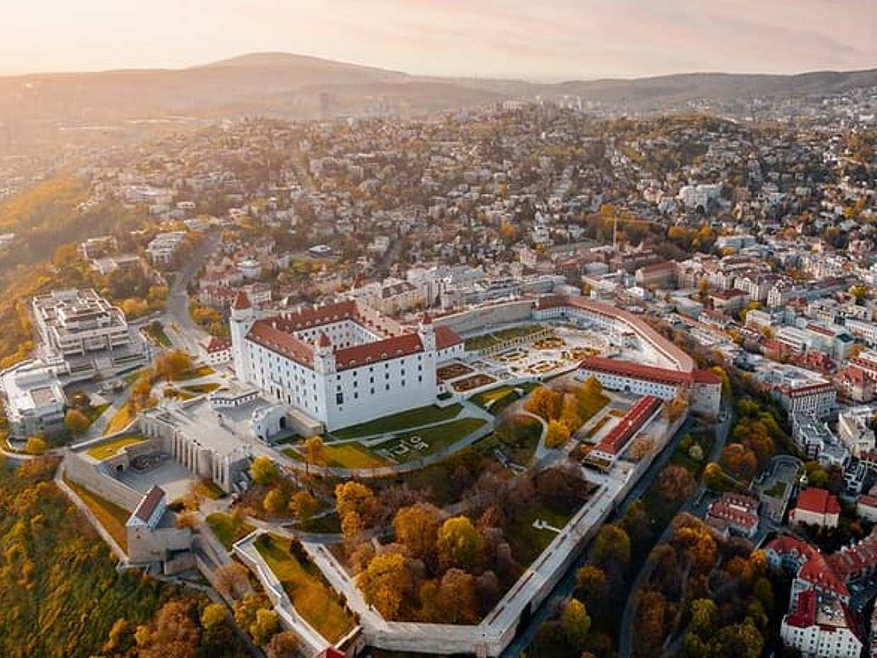 Budapest to Prague Private Transfer with Bratislava Castle, photo 3