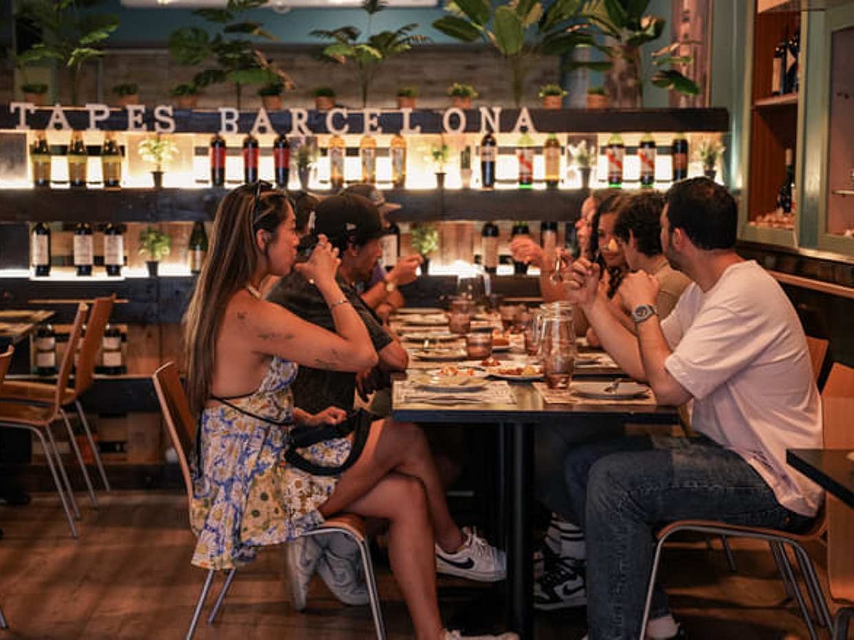 Barcelona: Tipsy Tapas Tour with History, Paella & Sangria, photo 2