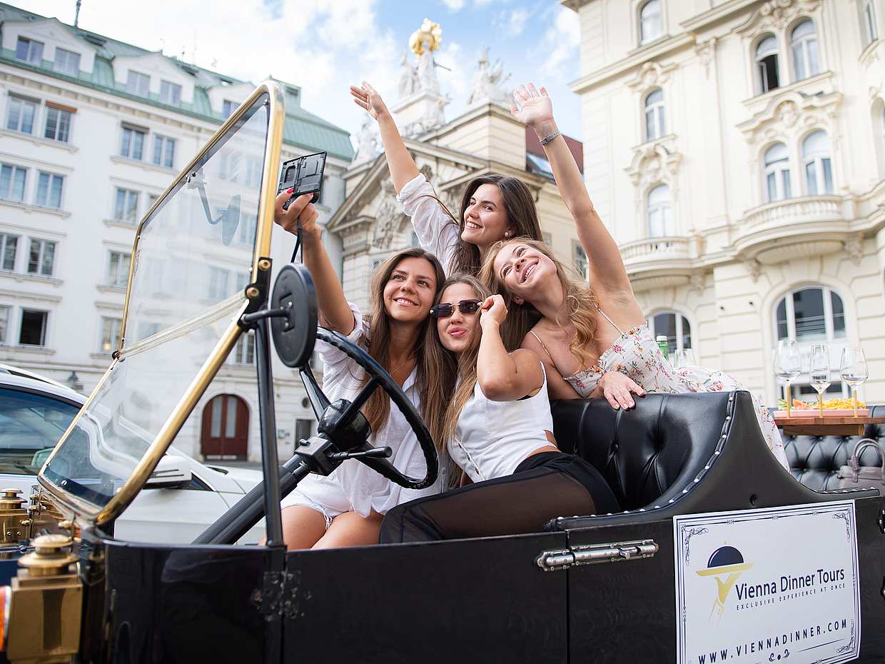Wiedeńskie Śniadanie i Zwiedzanie Miasta Kultury Zegarem Zabytkowym w Austrii, photo 2