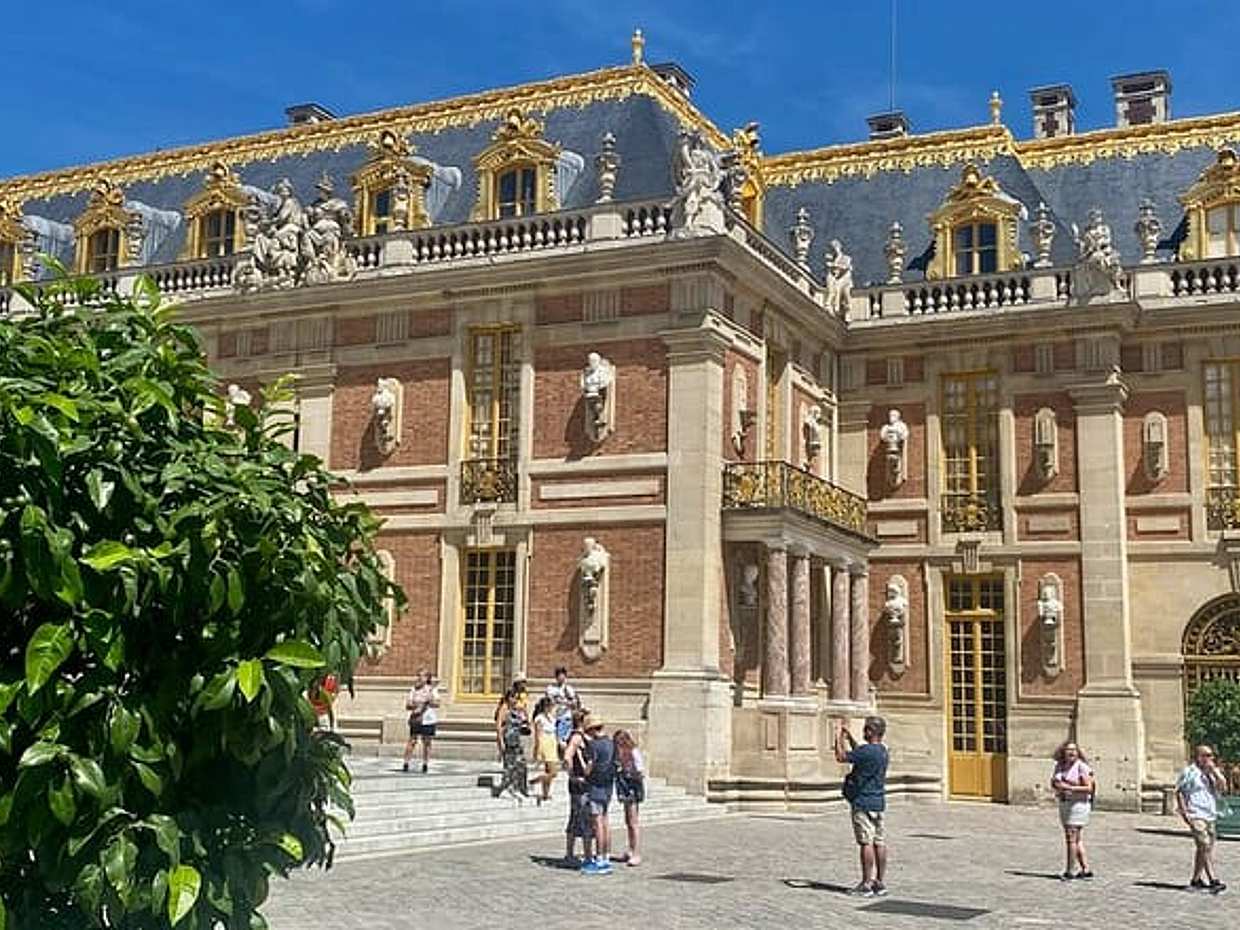 Private Versailles, Gardens, Trianon Live Guided Trip by Mercedes.