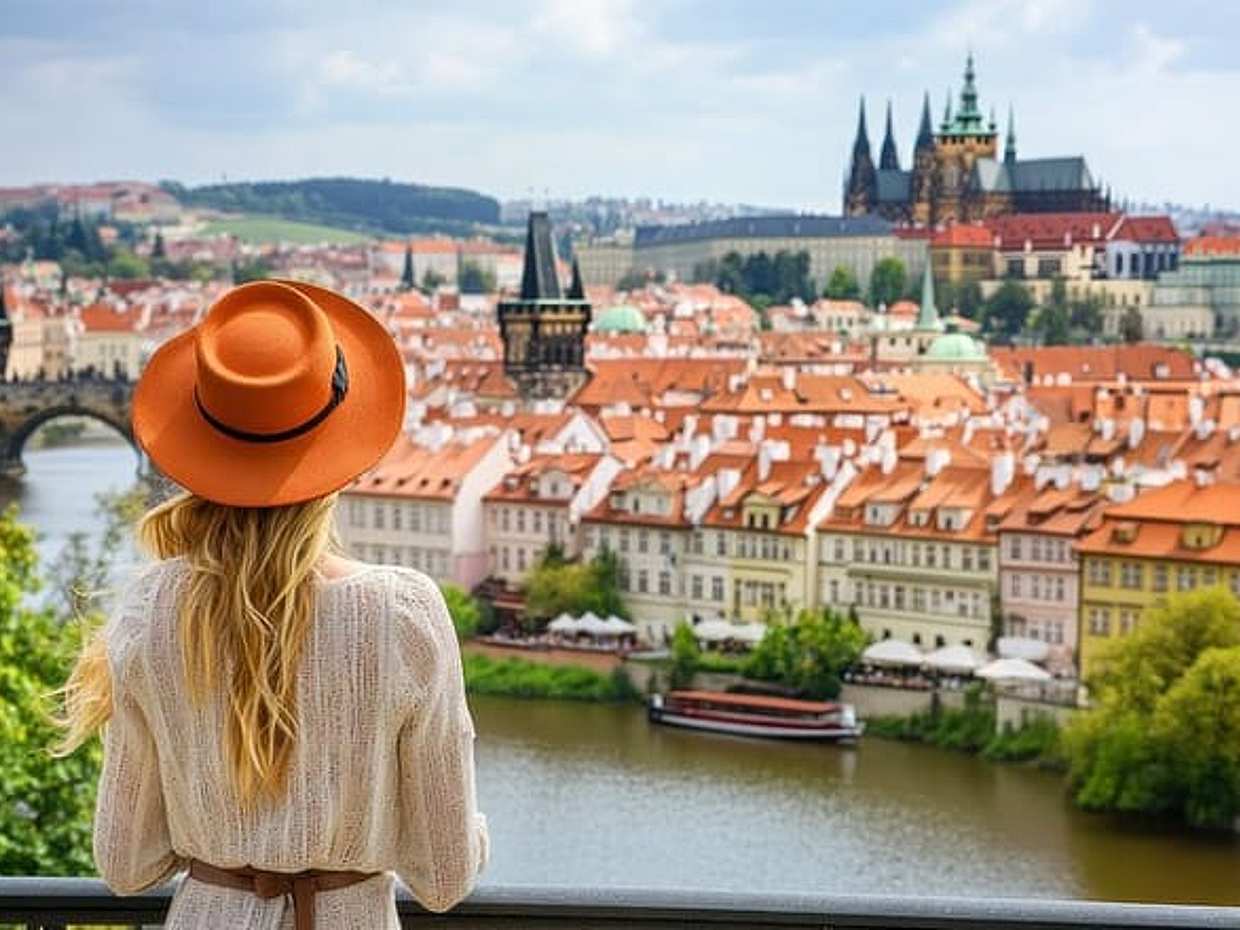 Vienna to Prague Private Transfer with Optional Sightseeing Stop, photo 3