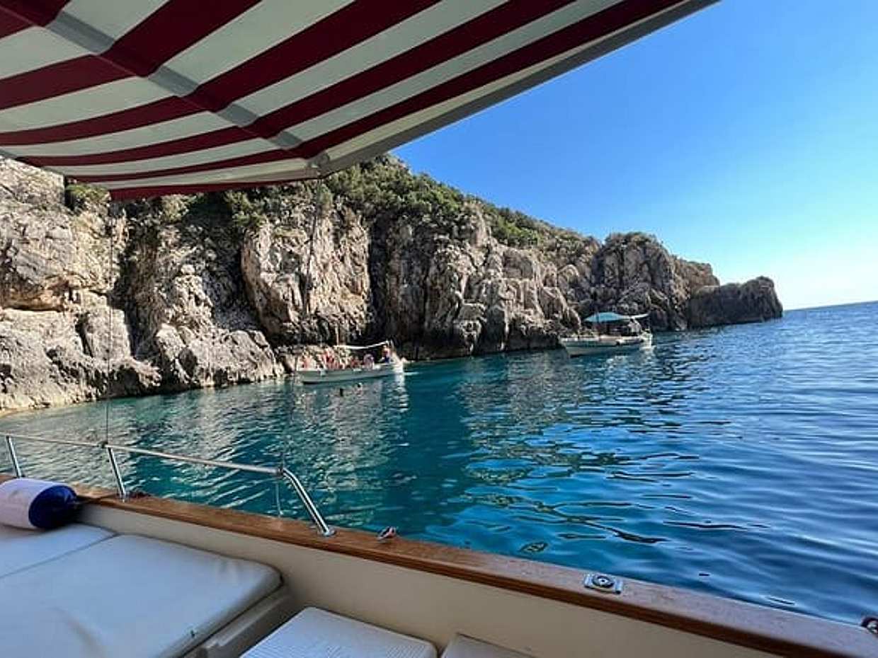 3 Stunden komfortable Capri Privattour mit dem Boot in Italien, Marina Grande