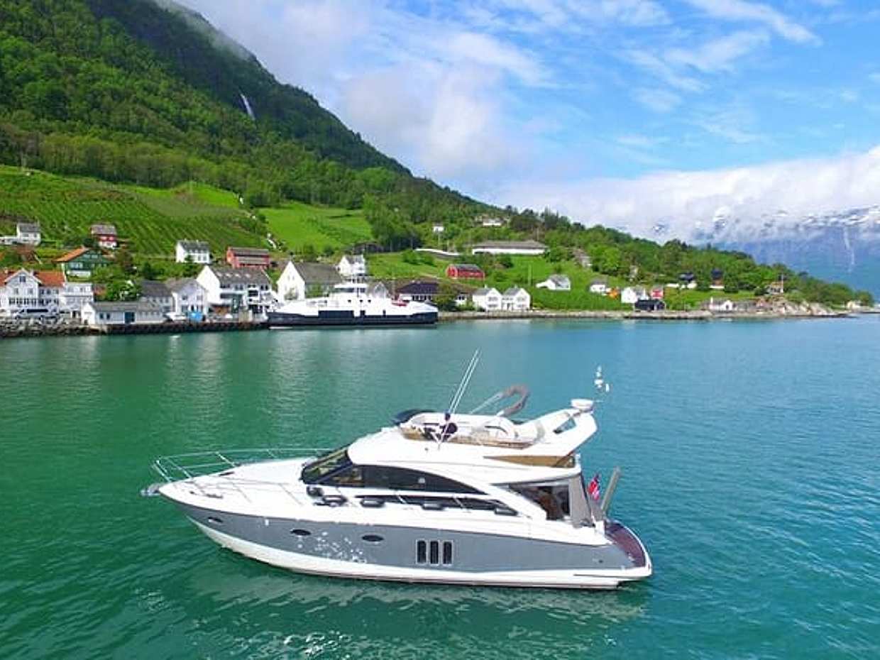 4 Day Bergen - Hardangerfjord private fjord-cruise