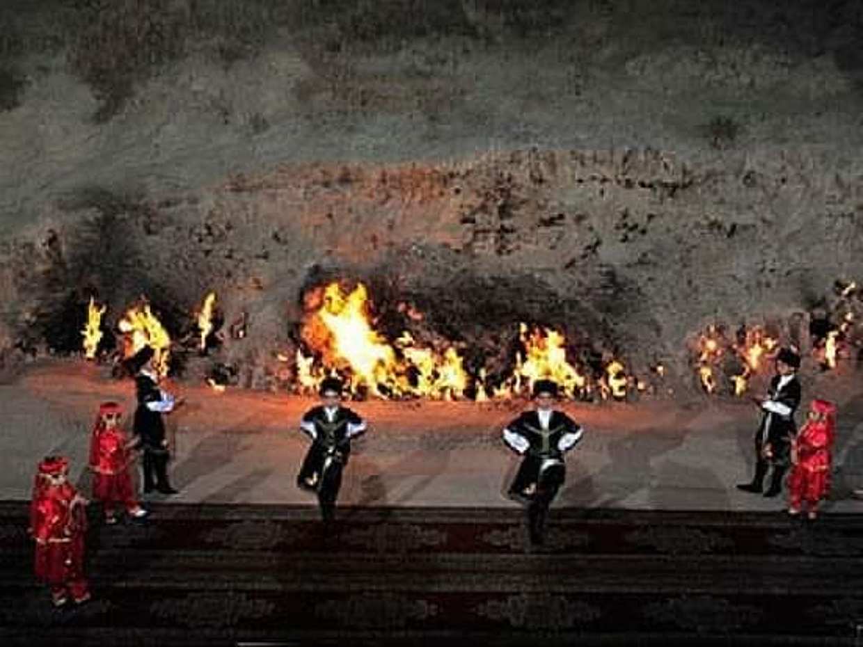 "في ضواحي باكو: جبل النار يانار داغ ومعبد النار أتيشغاه. في أذربيجان", photo 2