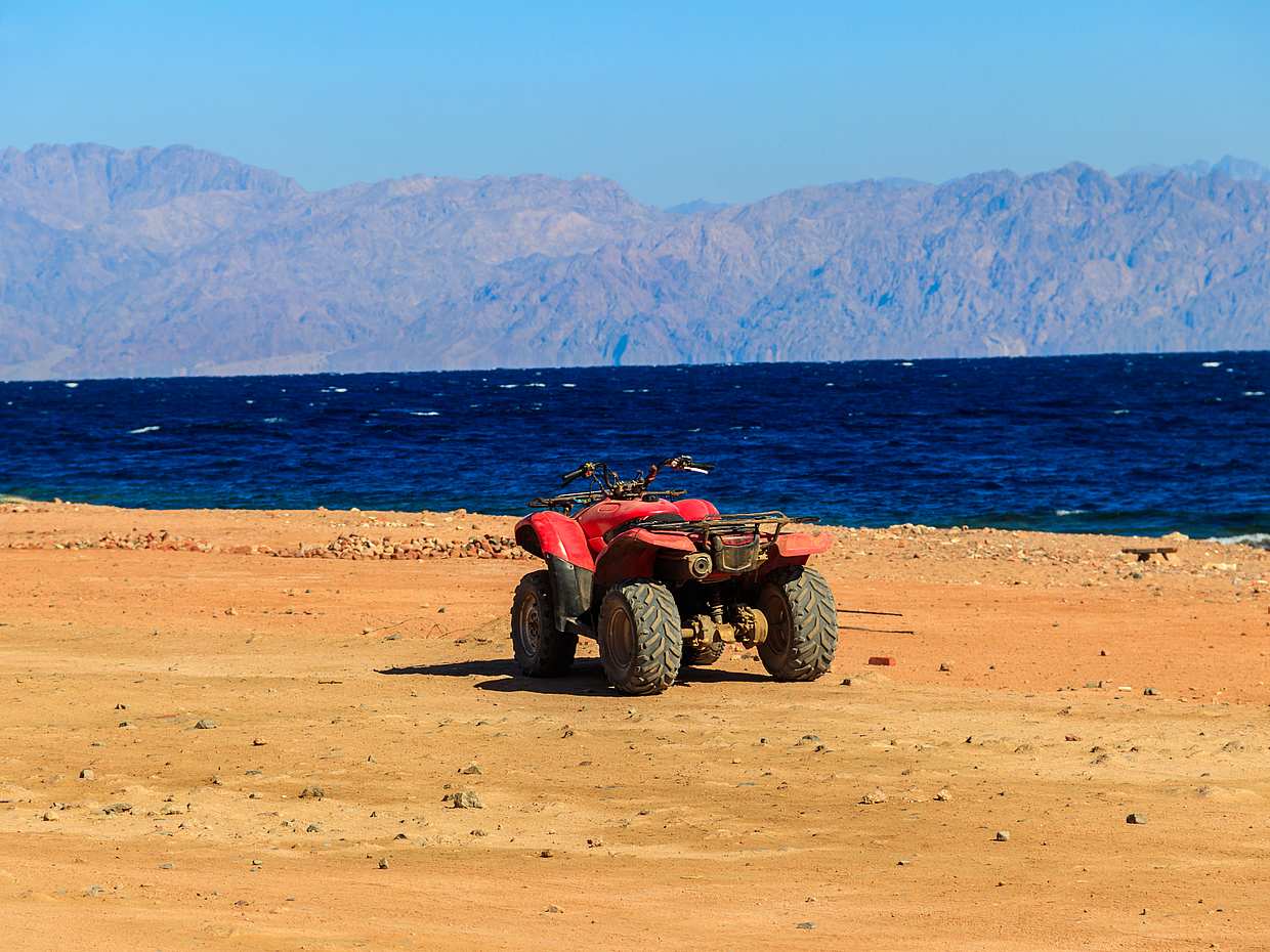 Safari en quad por el desierto del Mar Rojo
