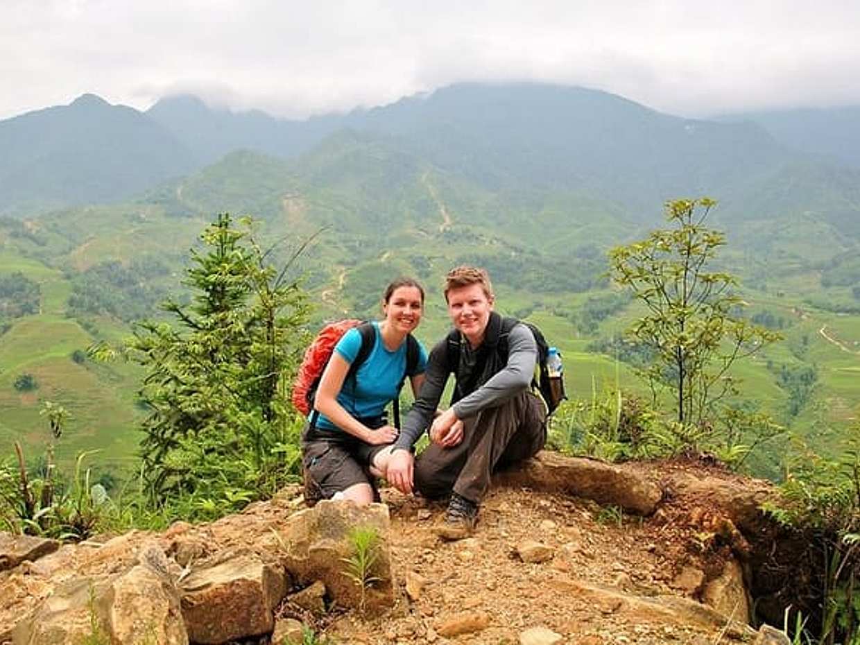 Private 2 Days Trekking Tour in Sapa from Hanoi by Limousine