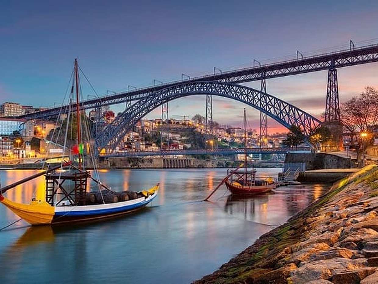 Transfer Lisbon - Porto or Algarve *Private Transfer* in Portugal, photo 2