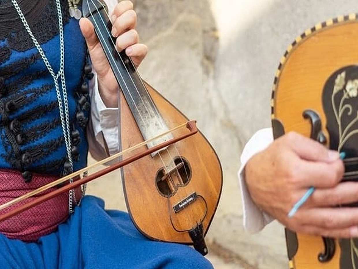 Cretan Night Music, Food & Dancing