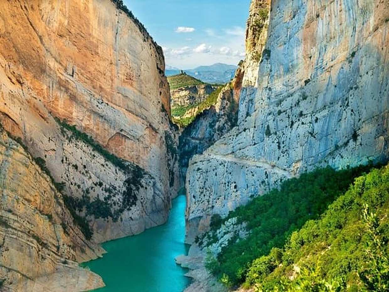 Private Tour Mont Rebei - Montsant - Private Tour (1 day) From Barcelona