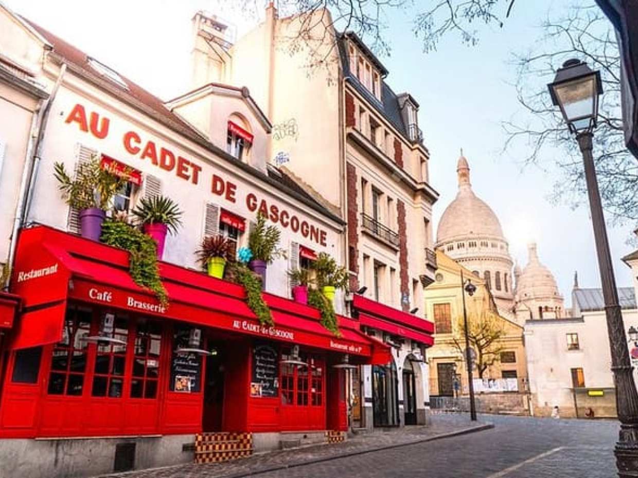 CDG Transfers and Private Tour of Marais & Montmartre, photo 3