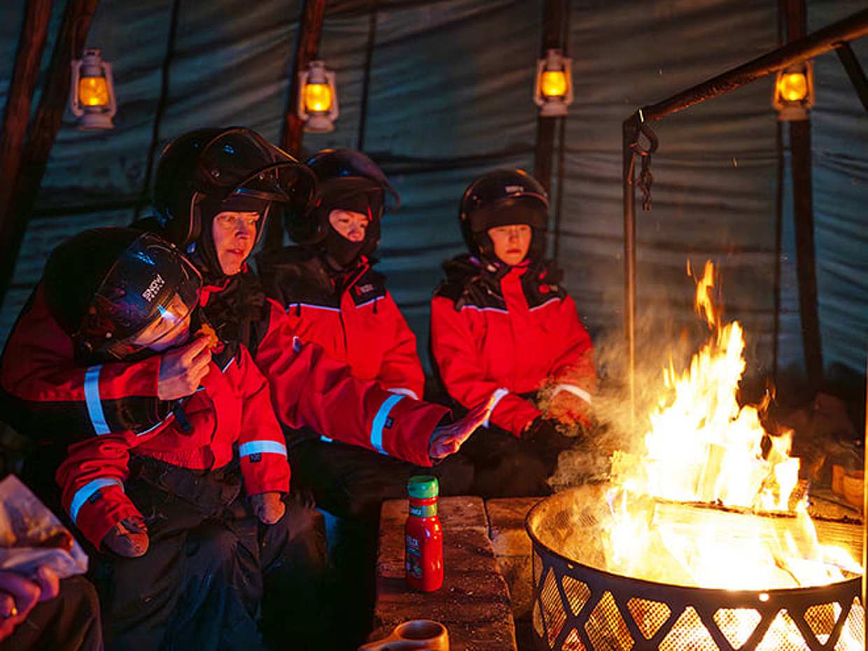 Arctic Night Snowmobile Safari with Campfire, Levi — adults only, photo 5