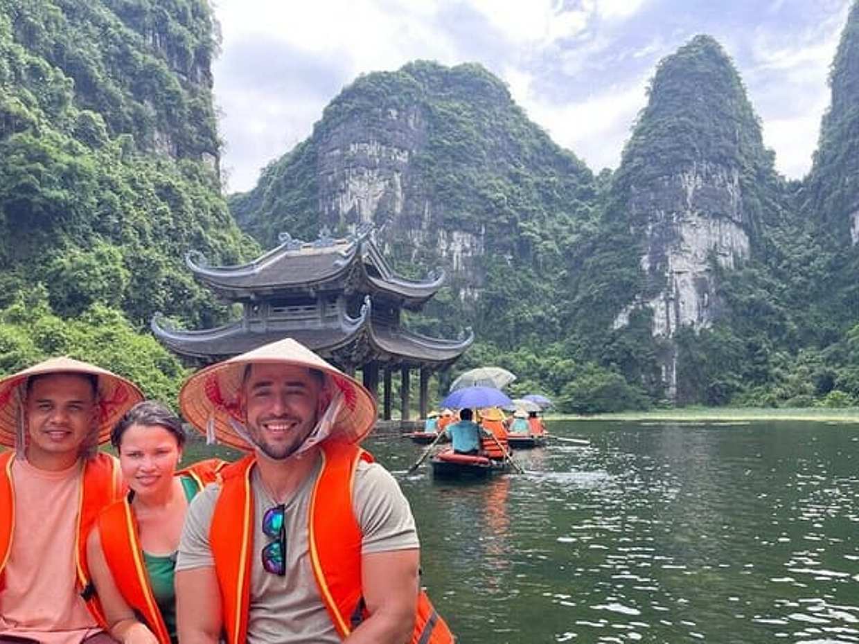 Bai Dinh Pagoda Trang An Mua Cave Group Tour from Hanoi, photo 4