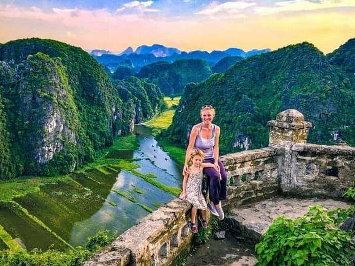 Luxury Bai Dinh Pagoda ,Trang An Boat Trip & Mua Cave 1 Day Trip, photo 3