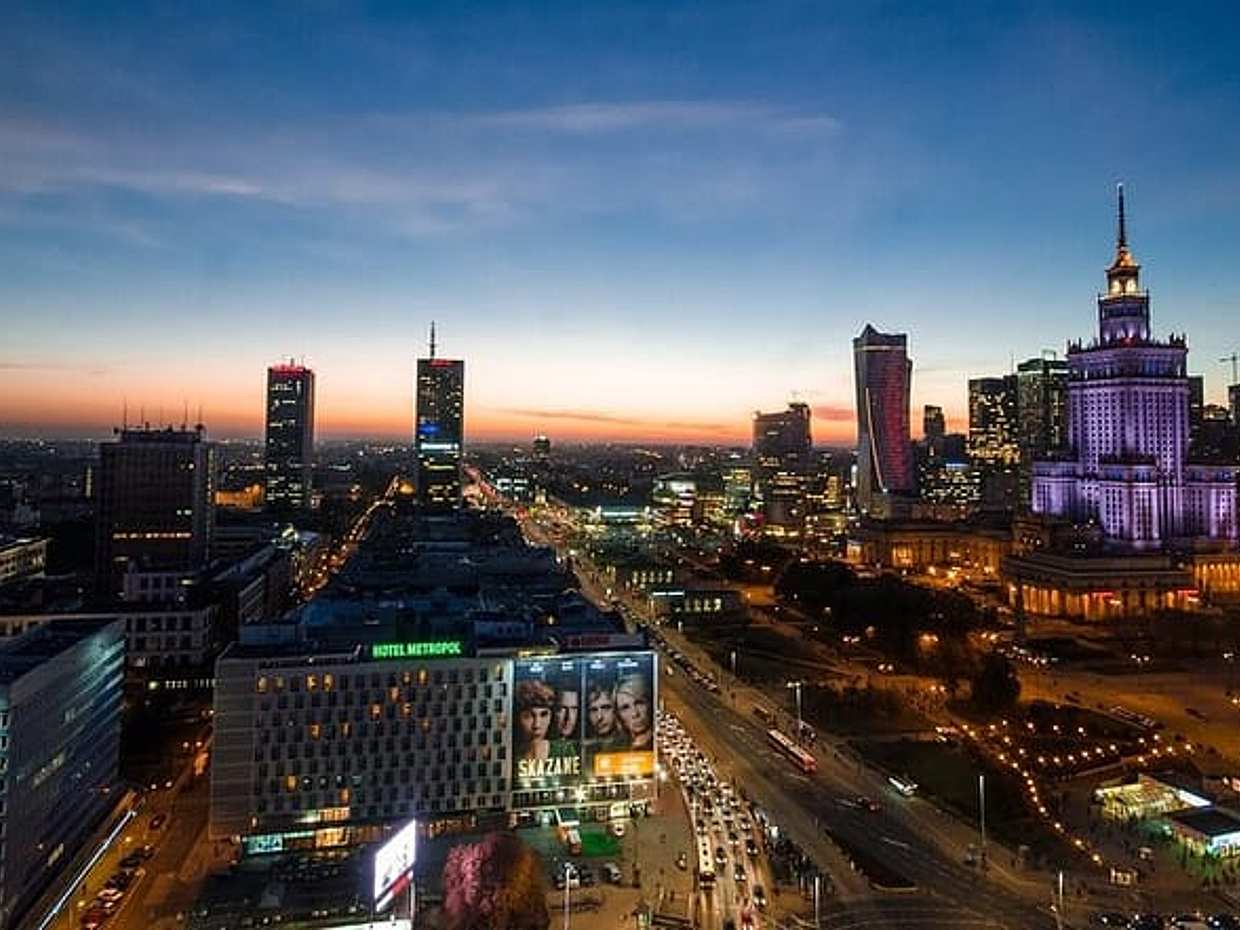 Private Transfer from Prague to Warsaw with 2h of Sightseeing