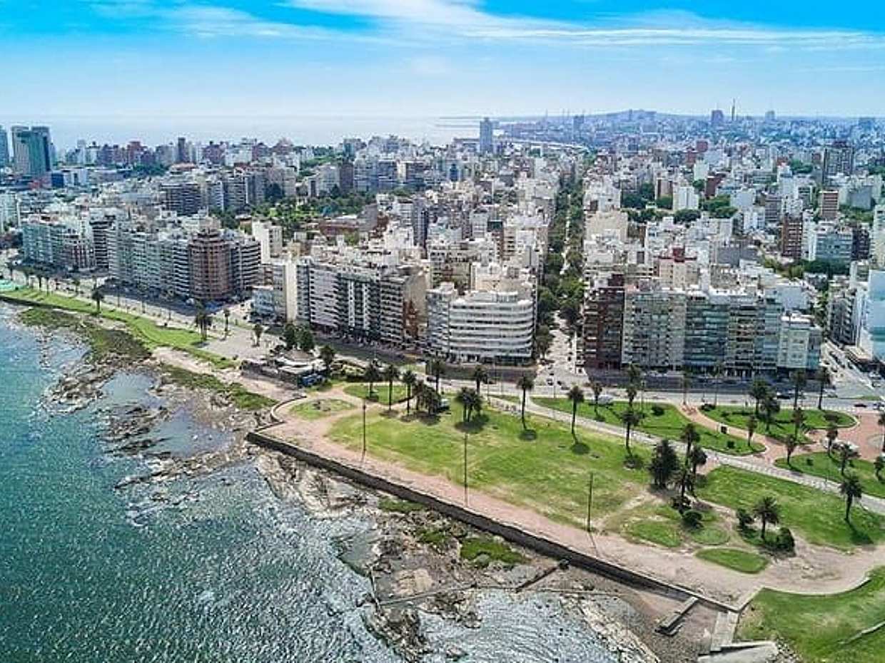 "Montevideo, stadstour vanuit Colonia del Sacramento of Punta del Este"