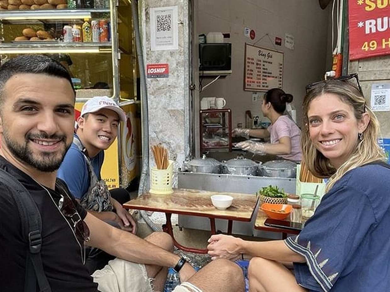 Small Group Hanoi Street Food Walking Tour with Local Guide