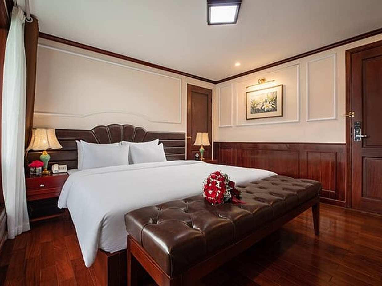 Luxury 5 Star Overnight Cruise in Halong Bay & Lan Ha Bay (2D/1N), photo 5