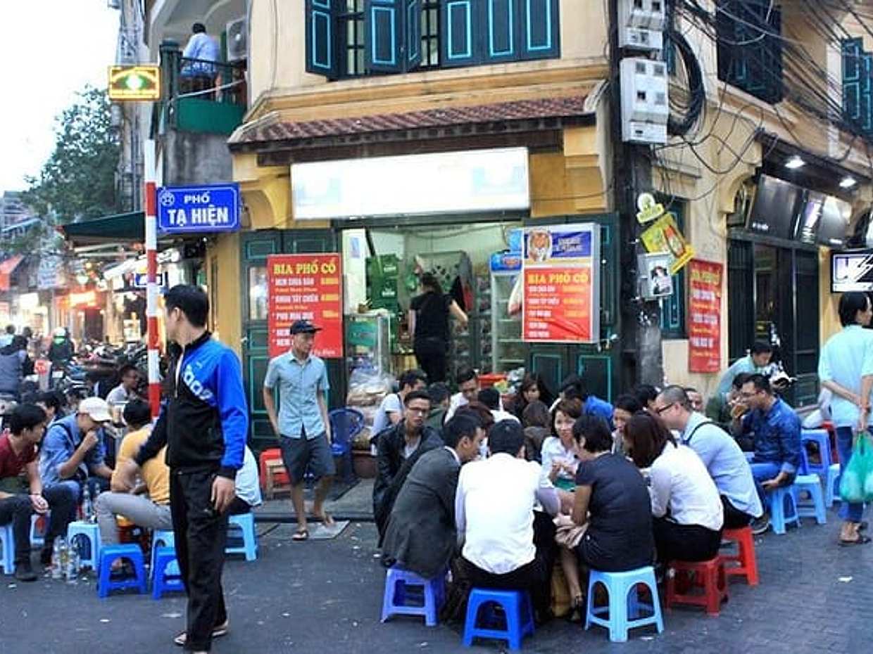 3 Hours Hanoi Walking Street Food Tour with Local Guide, photo 4