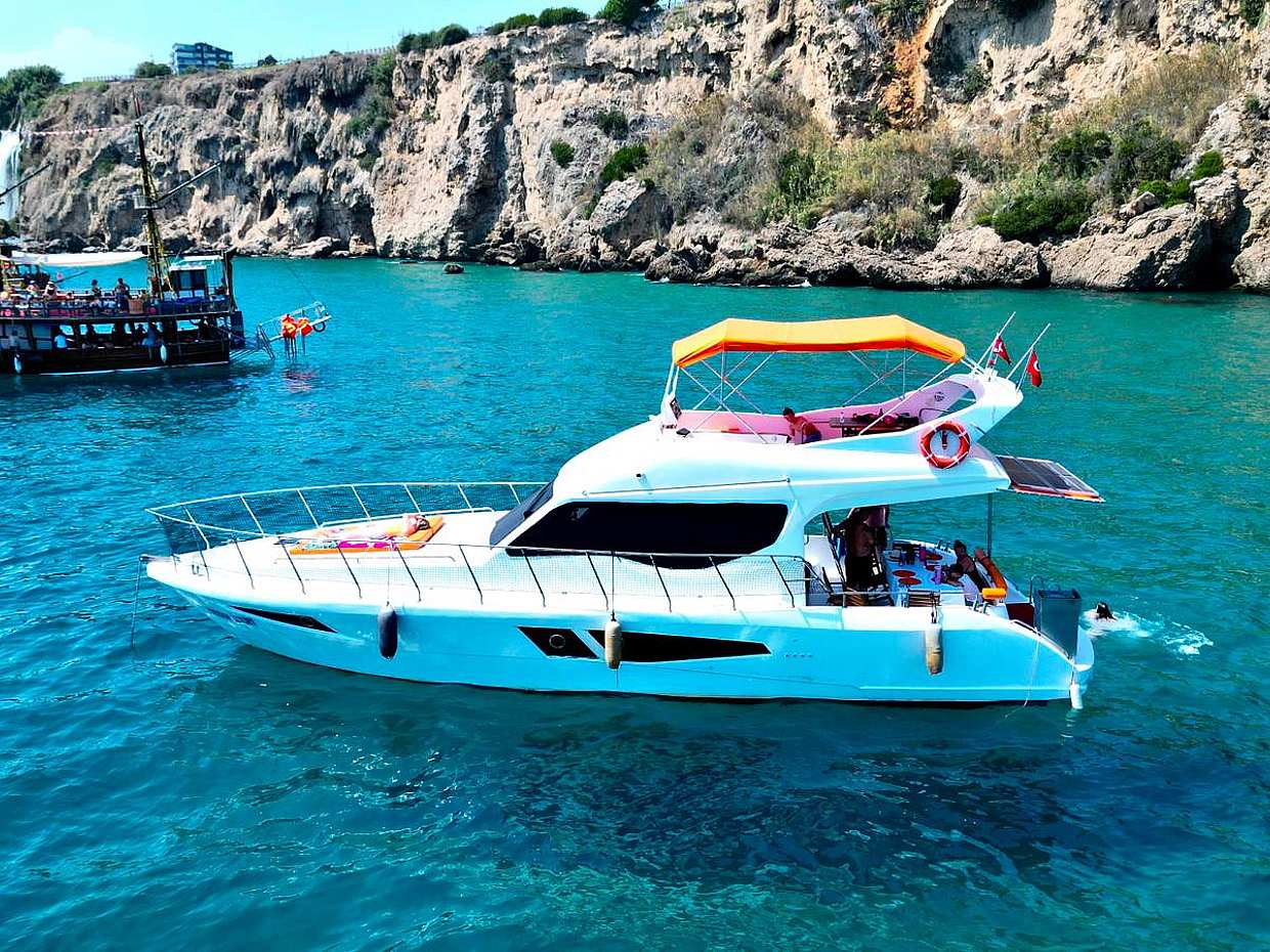Antalya Private Yacht Tour with Jacuzzi. Lunch & VIP Transfer Included in Turkey, Antalya District, photo 3
