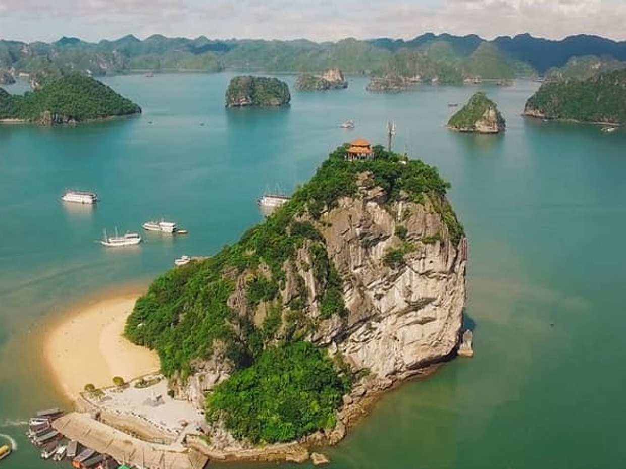 Premium Ha Long Lan Ha Bay Day Cruise Experience from Hanoi, photo 2