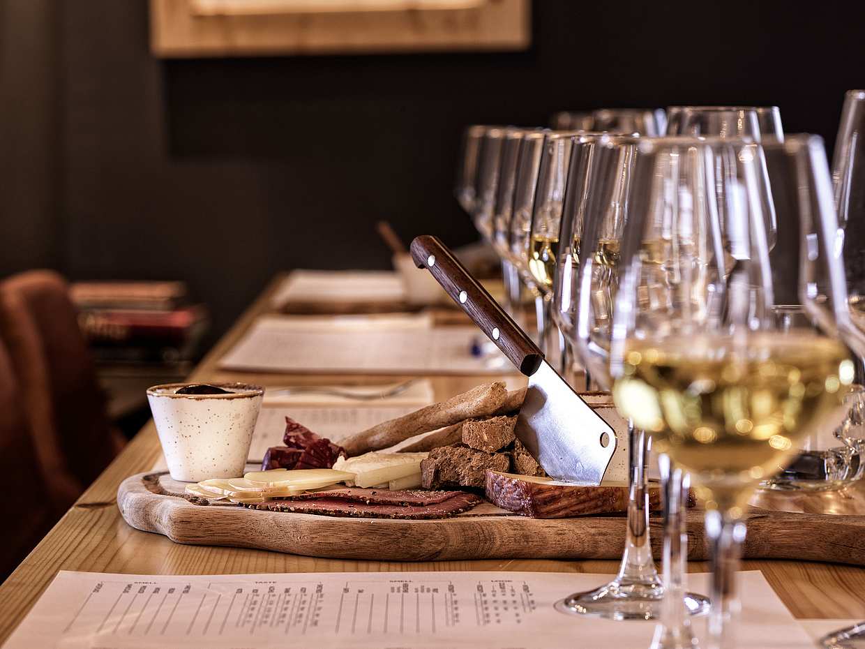 Best Rated Acropolis Wine Tasting in Greece