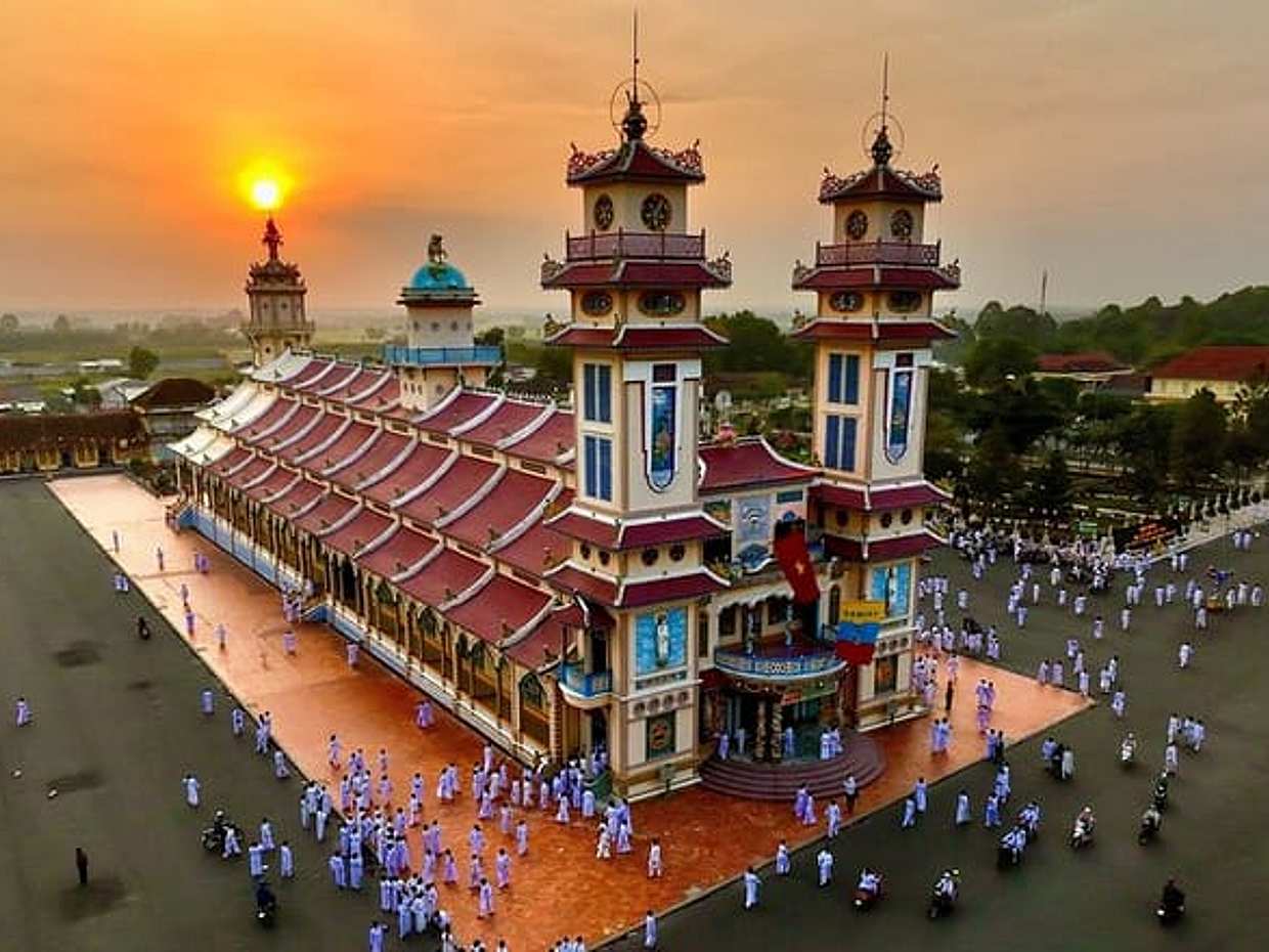 Small-Group 1-day: Cao Dai Temple & Ba Den Mountain in Vietnam, Ho Chi Minh City, photo 4