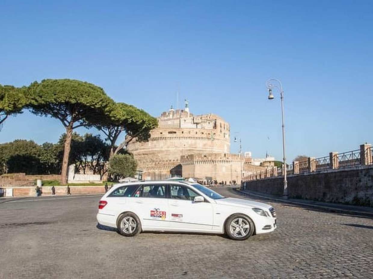 "Rome by night - Taxi stadstour in Italië"