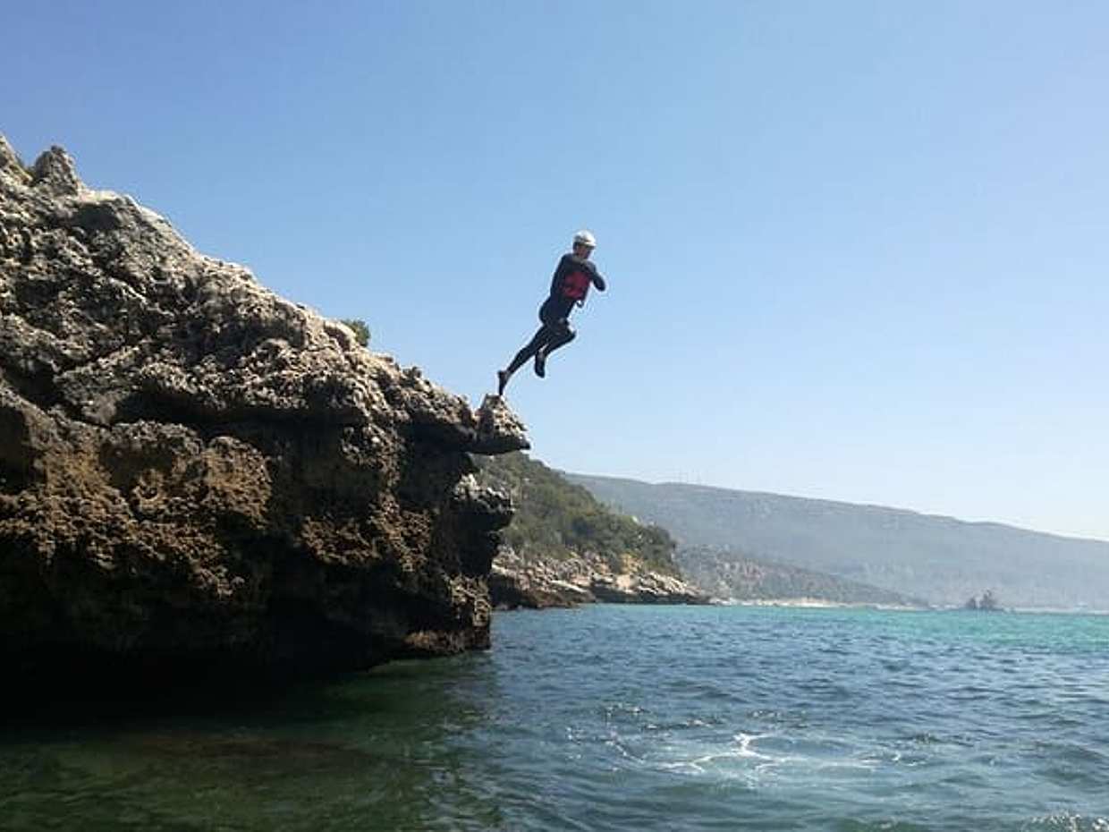 Premium All Inclusive Kayak & Coasteering & Snorkeling with Lunch in Portugal, Lisbon, photo 5