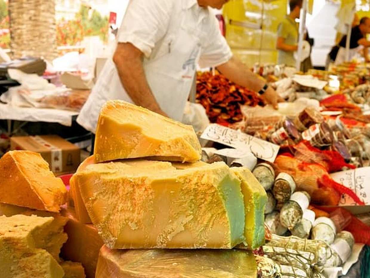 Paris: Private French Food & Wine Walking Tour in Le Marais in France, photo 5
