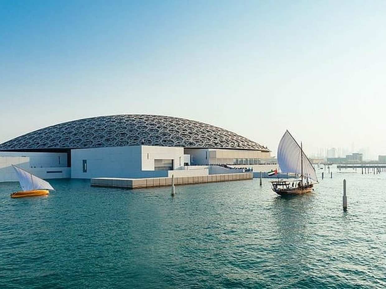 Abu Dhabi Royal & Culture Tour with Mosque, Louvre, Qasr & More, photo 5
