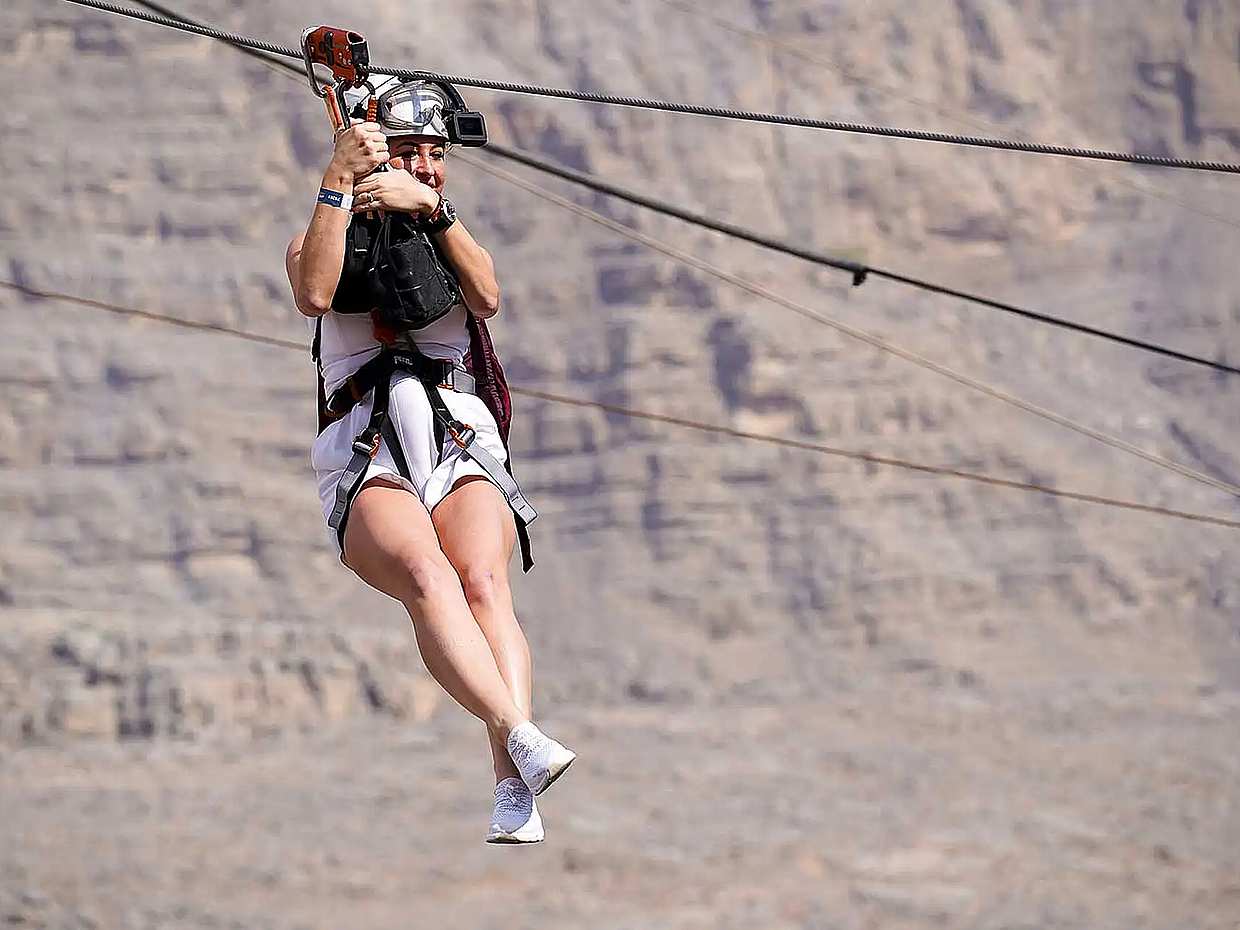 Jebel Jais Zipline Sky Tour met transfer vanuit Dubai in de Verenigde Arabische Emiraten
