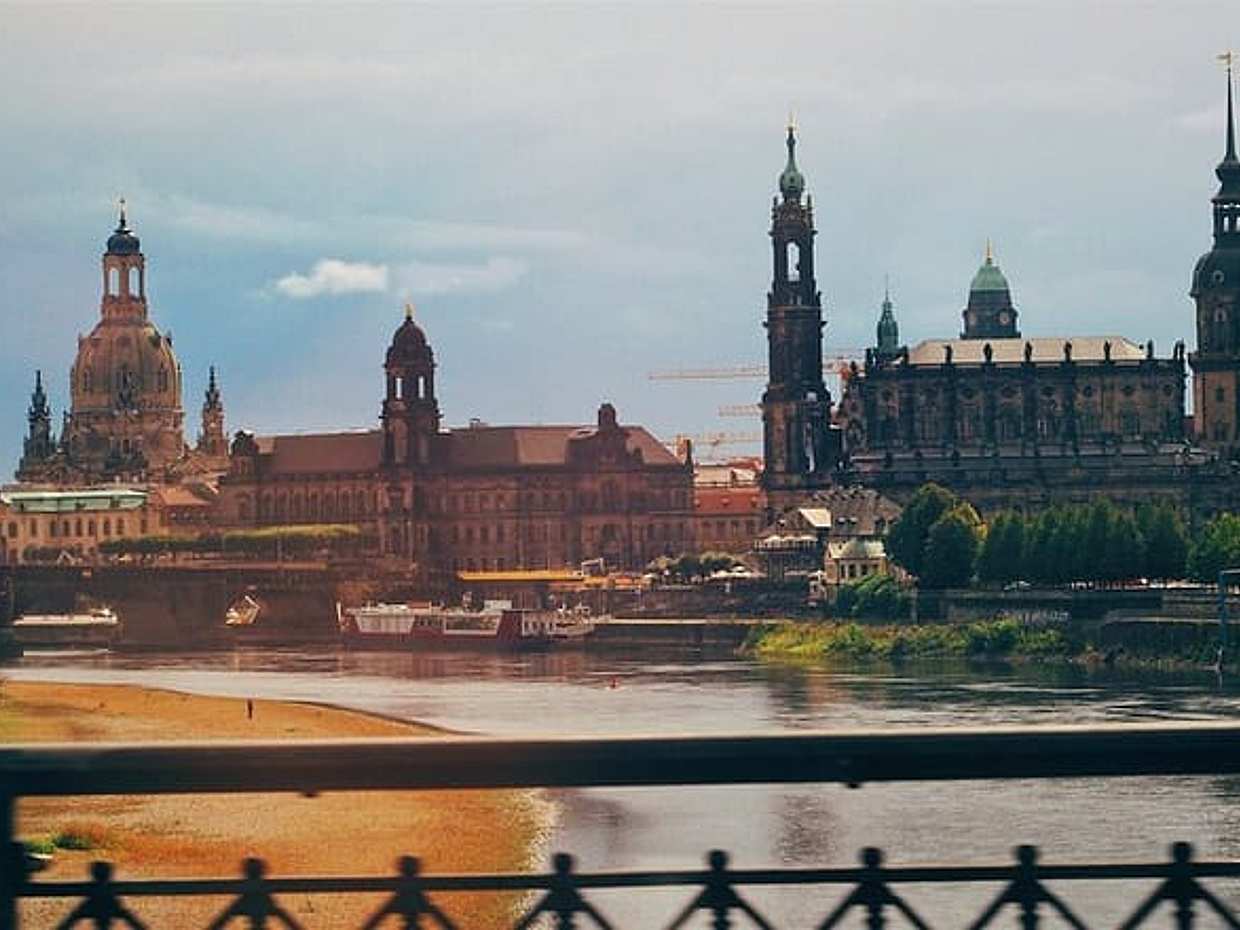 Private Transfer from Dresden to Berlin with 2h of Sightseeing, English Speaking, photo 2
